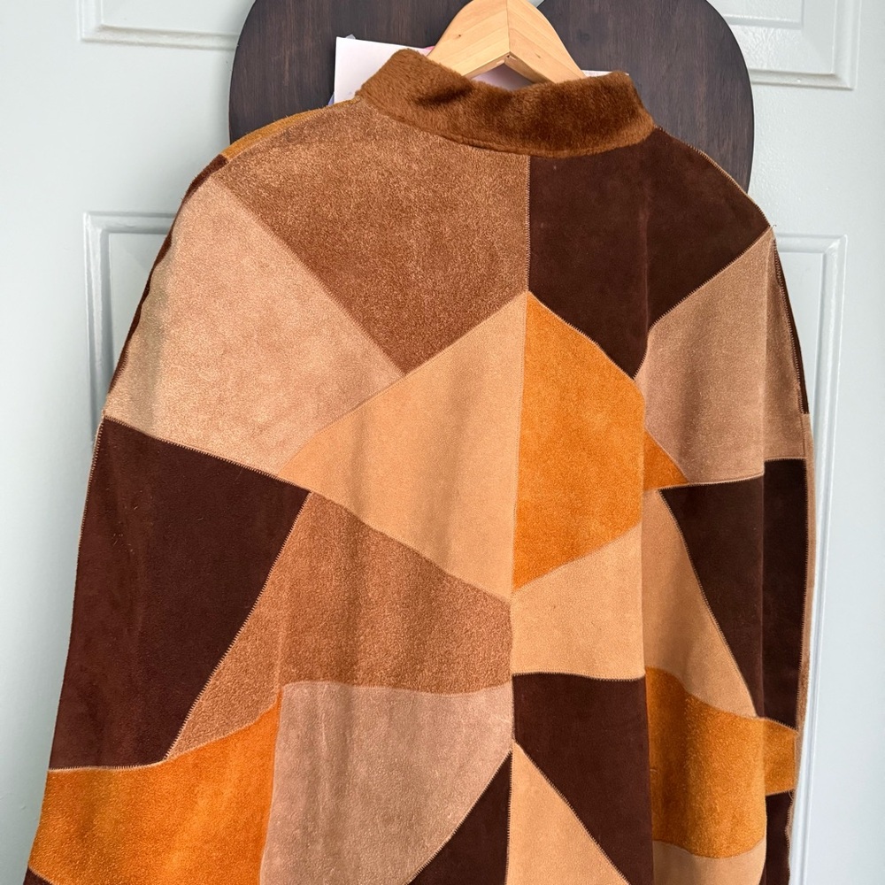 Geometric Patchwork Cape Coat - Picture 8 of 11